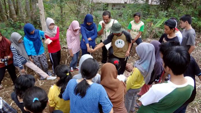 Organic Gardening and Green Education with SMAN 4 Malang
